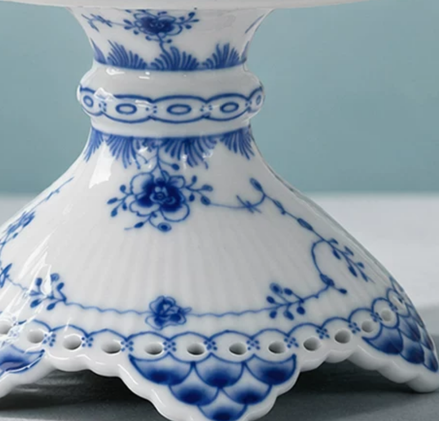 Jingdezhen Blue & White Glaze-Inlaid Arabesque Lace Footed Serving Platter