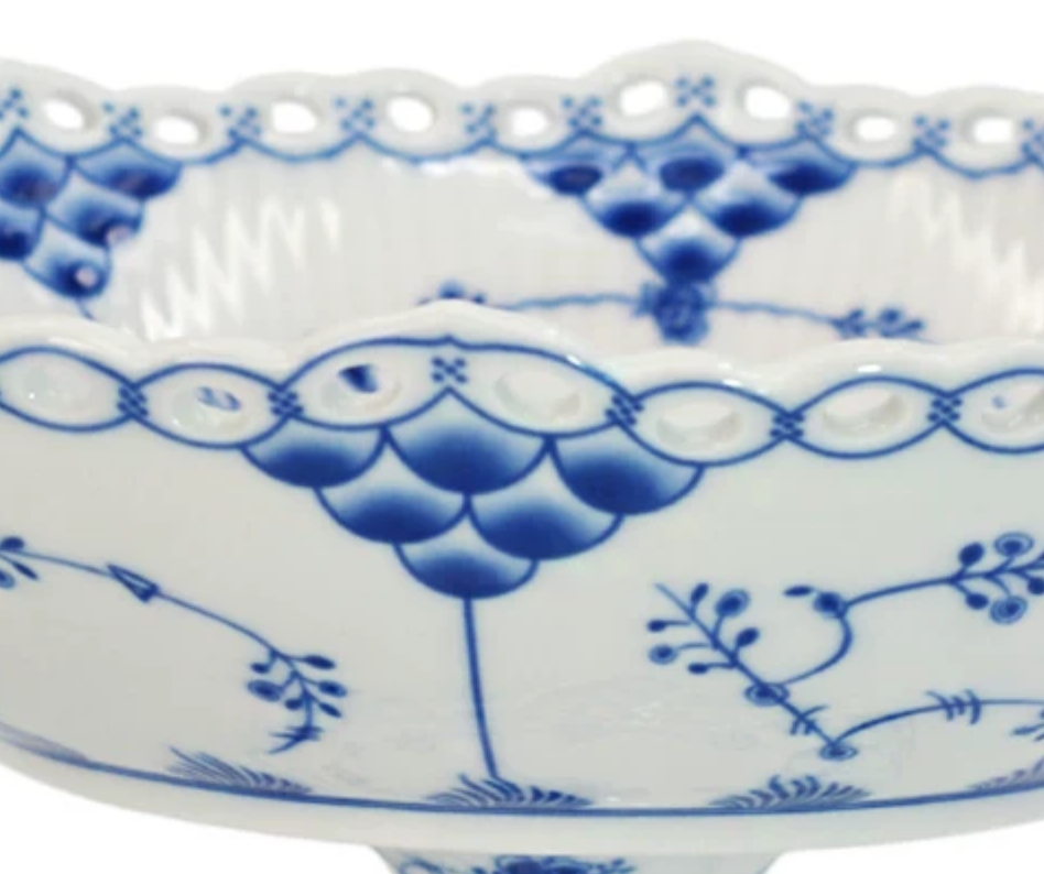 Jingdezhen Blue & White Glaze-Inlaid Arabesque Lace Footed Serving Platter
