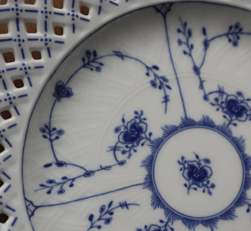 Jingdezhen Blue & White Porcelain Lace Footed Serving Platter — Fruit Bowl, Dessert & Fish Plate